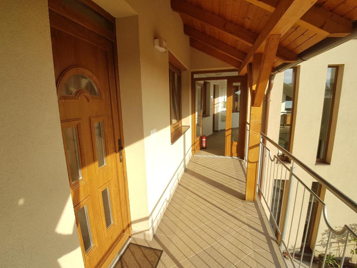 Dorci Apartman Keszthely Exteriör bild