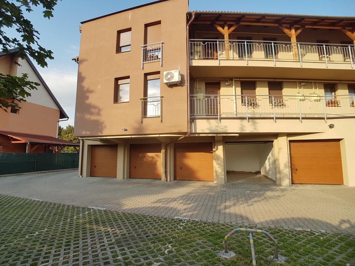 Dorci Apartman Keszthely Exteriör bild